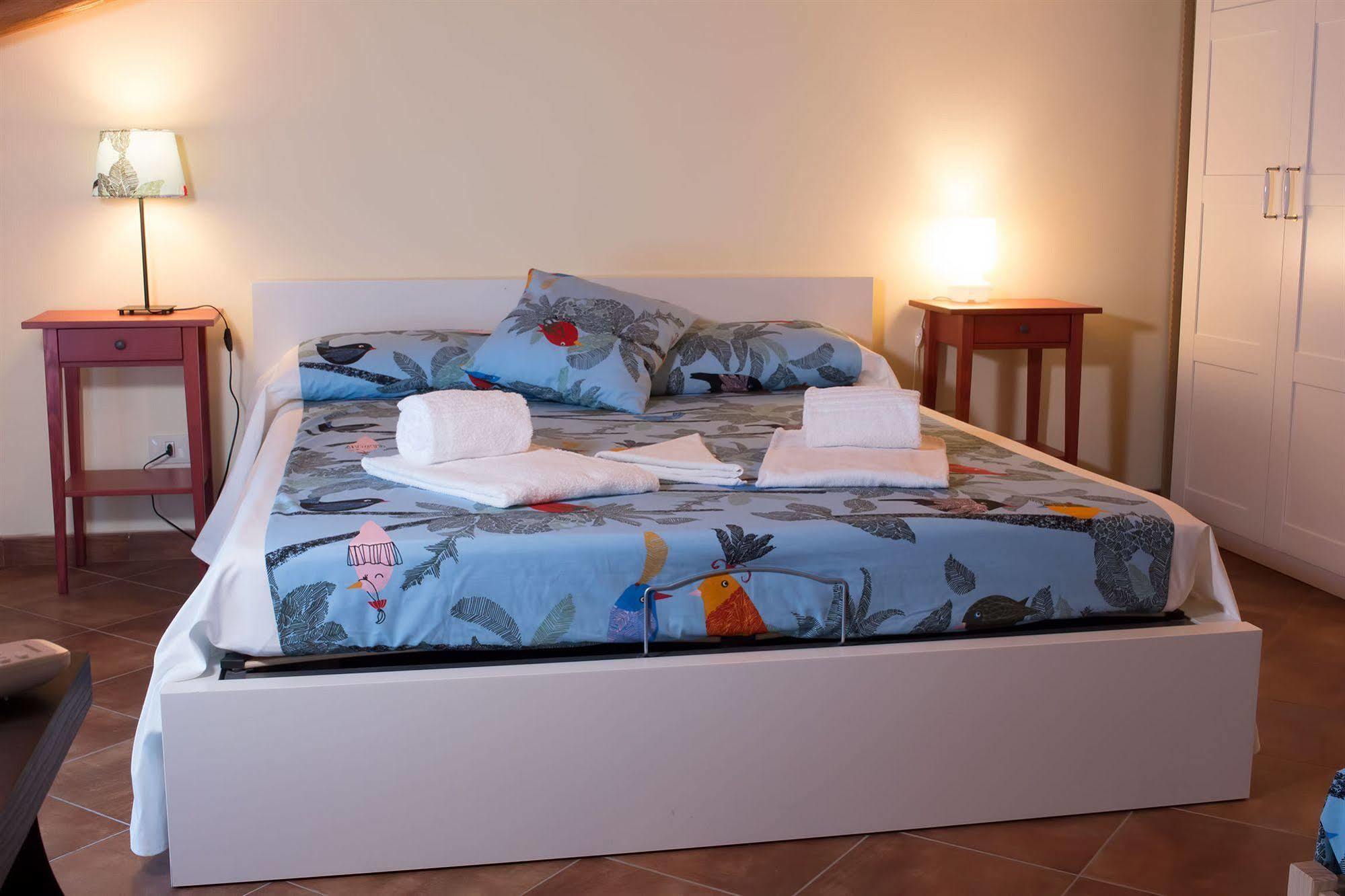 Hostel Le Coccole Katania Zewnętrze zdjęcie