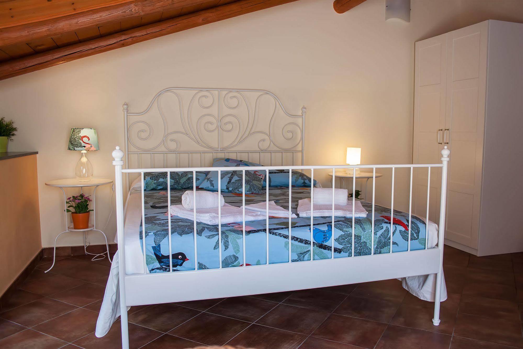 Hostel Le Coccole Katania Zewnętrze zdjęcie
