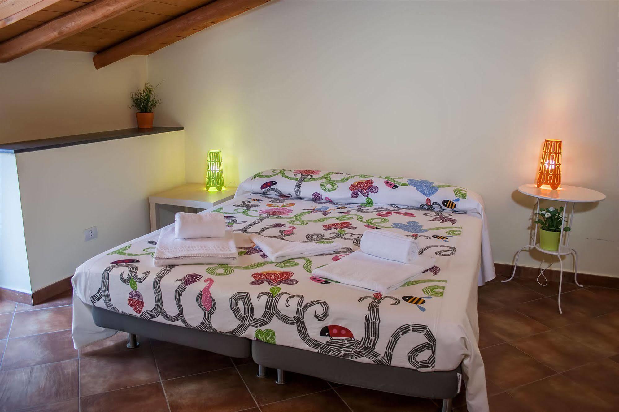 Hostel Le Coccole Katania Zewnętrze zdjęcie