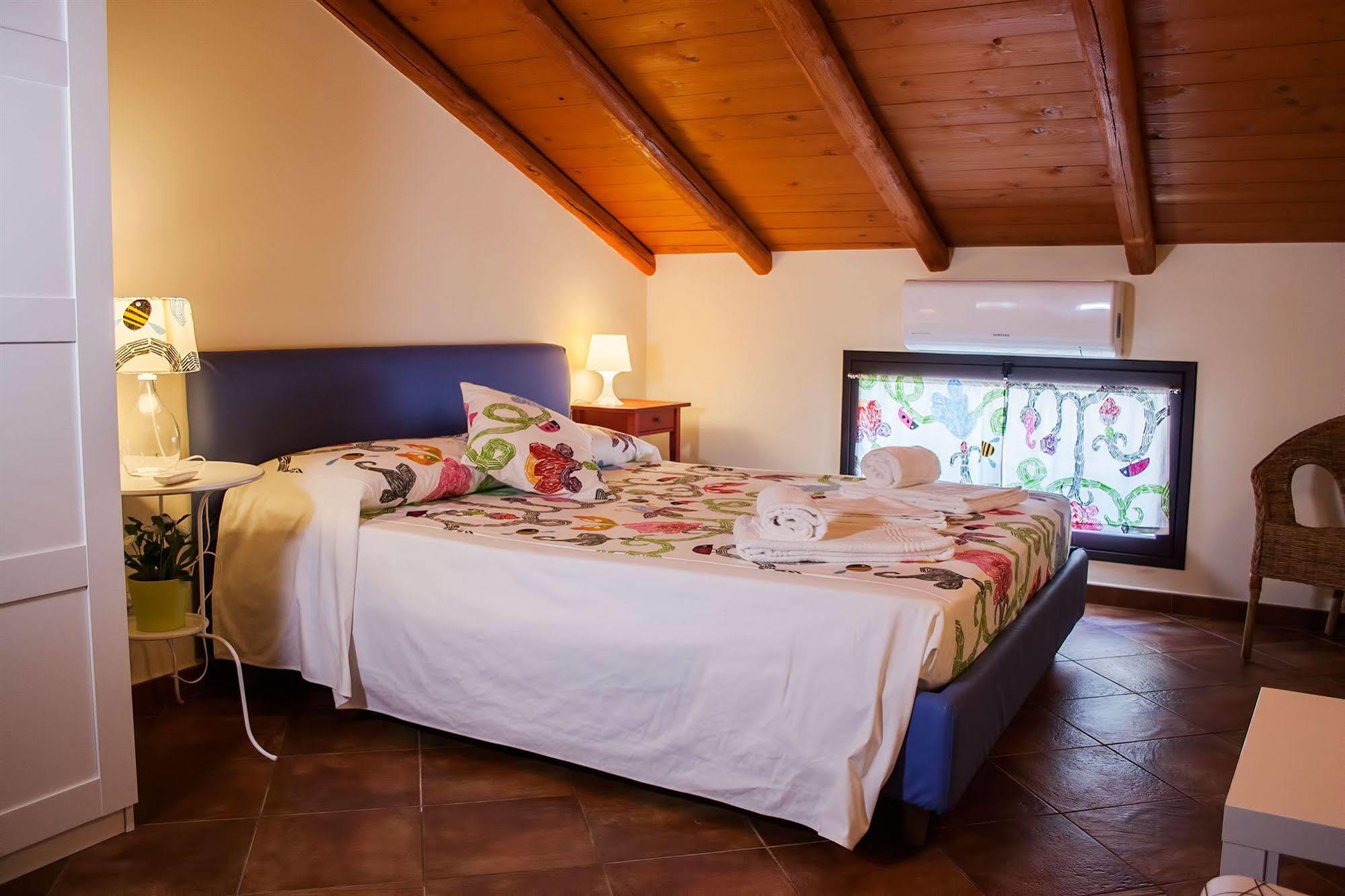 Hostel Le Coccole Katania Zewnętrze zdjęcie