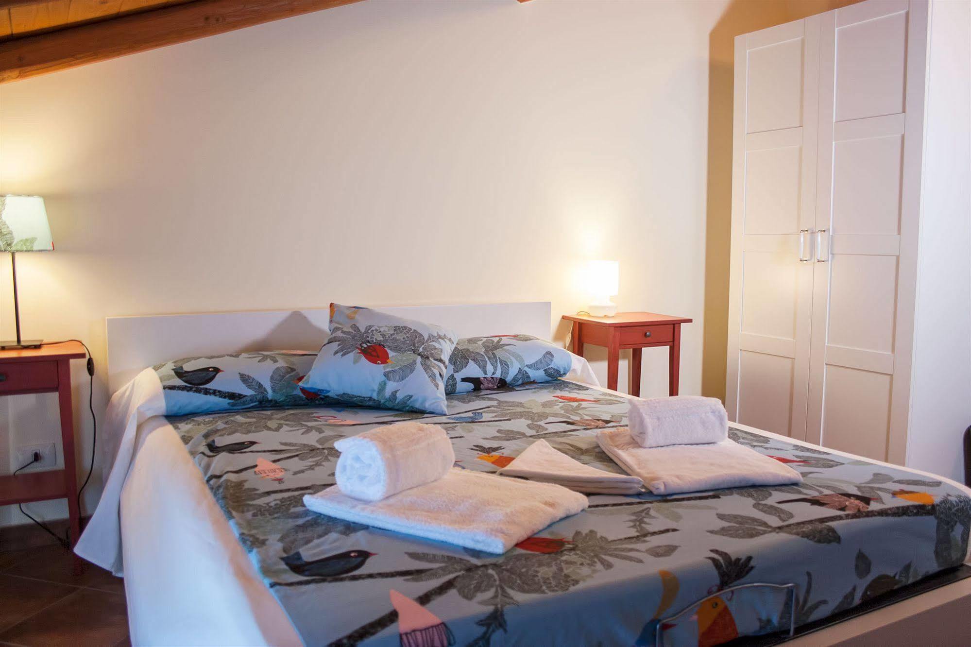 Hostel Le Coccole Katania Zewnętrze zdjęcie
