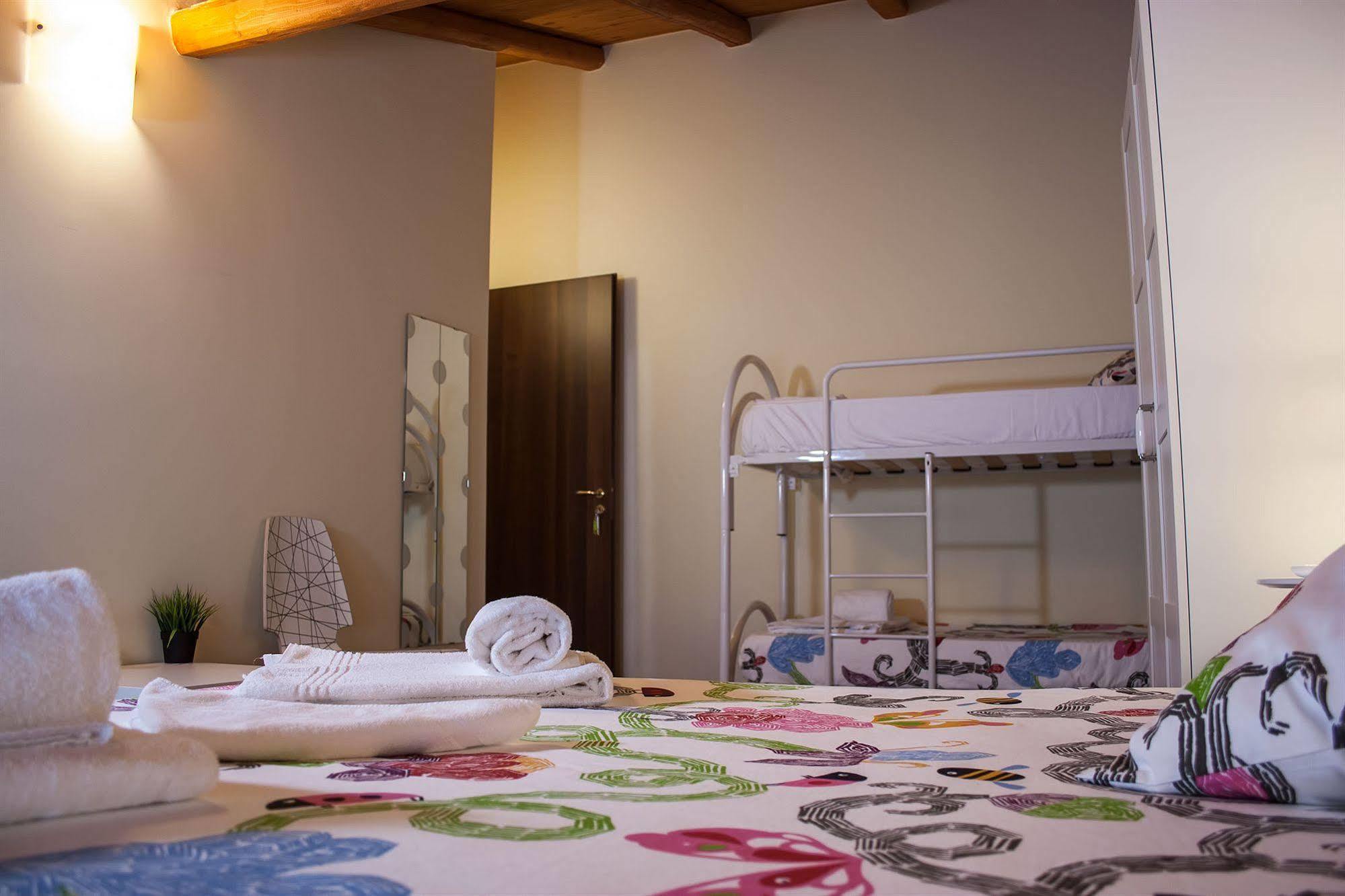 Hostel Le Coccole Katania Zewnętrze zdjęcie
