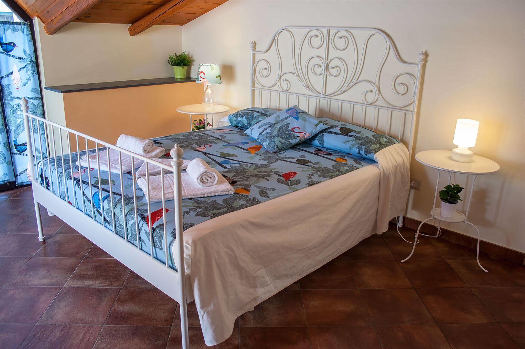 Hostel Le Coccole Katania Zewnętrze zdjęcie