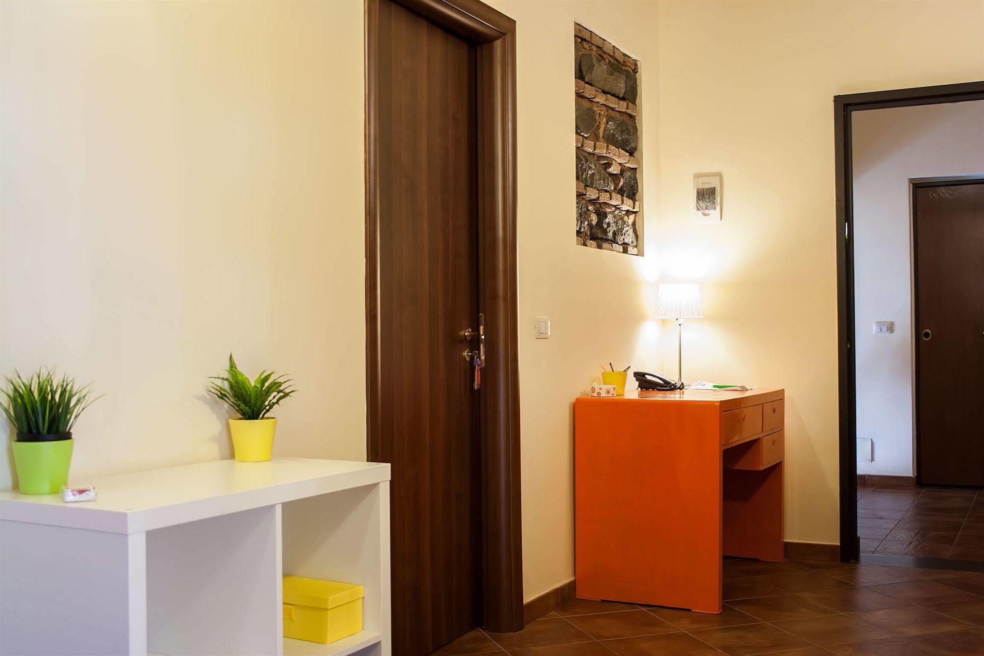 Hostel Le Coccole Katania Zewnętrze zdjęcie